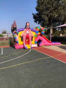 כמה עולה מתנפחים להשכרה לאירוע ילדים עם מגלשה מתנפחת צבעונית